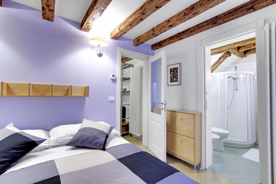 Cozy Up To 4 In Biennale Giardini By Bricola Apartamento