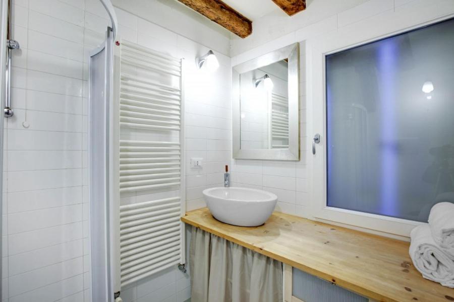 Cozy Up To 4 In Biennale Giardini By Bricola * Venecia